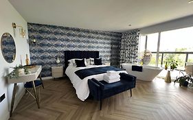 Loudoun Mains Luxury Lodges