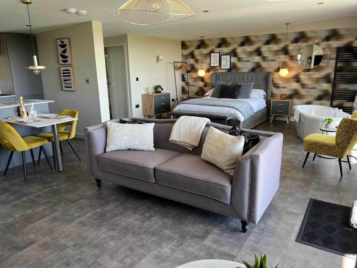 Loudoun Mains Luxury Lodges Newmilns Exterior photo