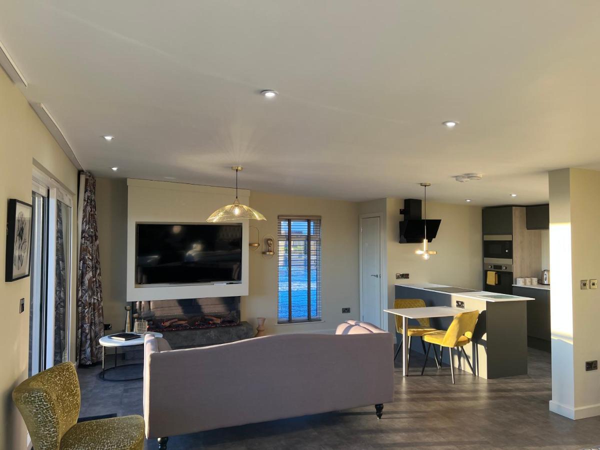 Loudoun Mains Luxury Lodges Newmilns Exterior photo