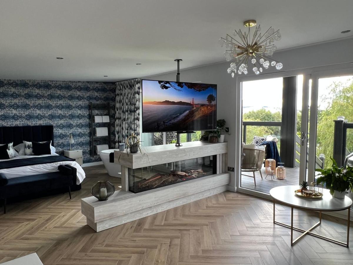 Loudoun Mains Luxury Lodges Newmilns Exterior photo