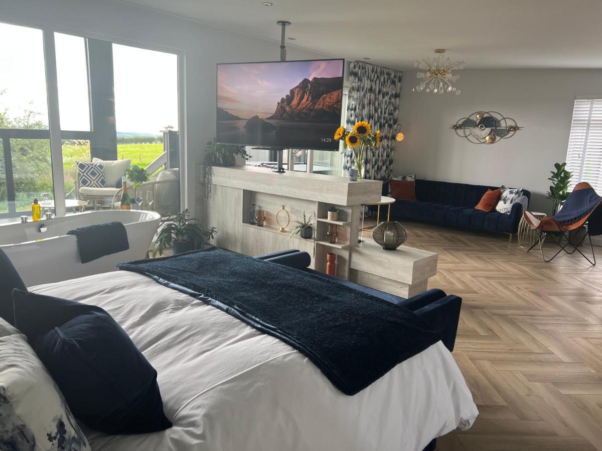 Loudoun Mains Luxury Lodges Newmilns Exterior photo