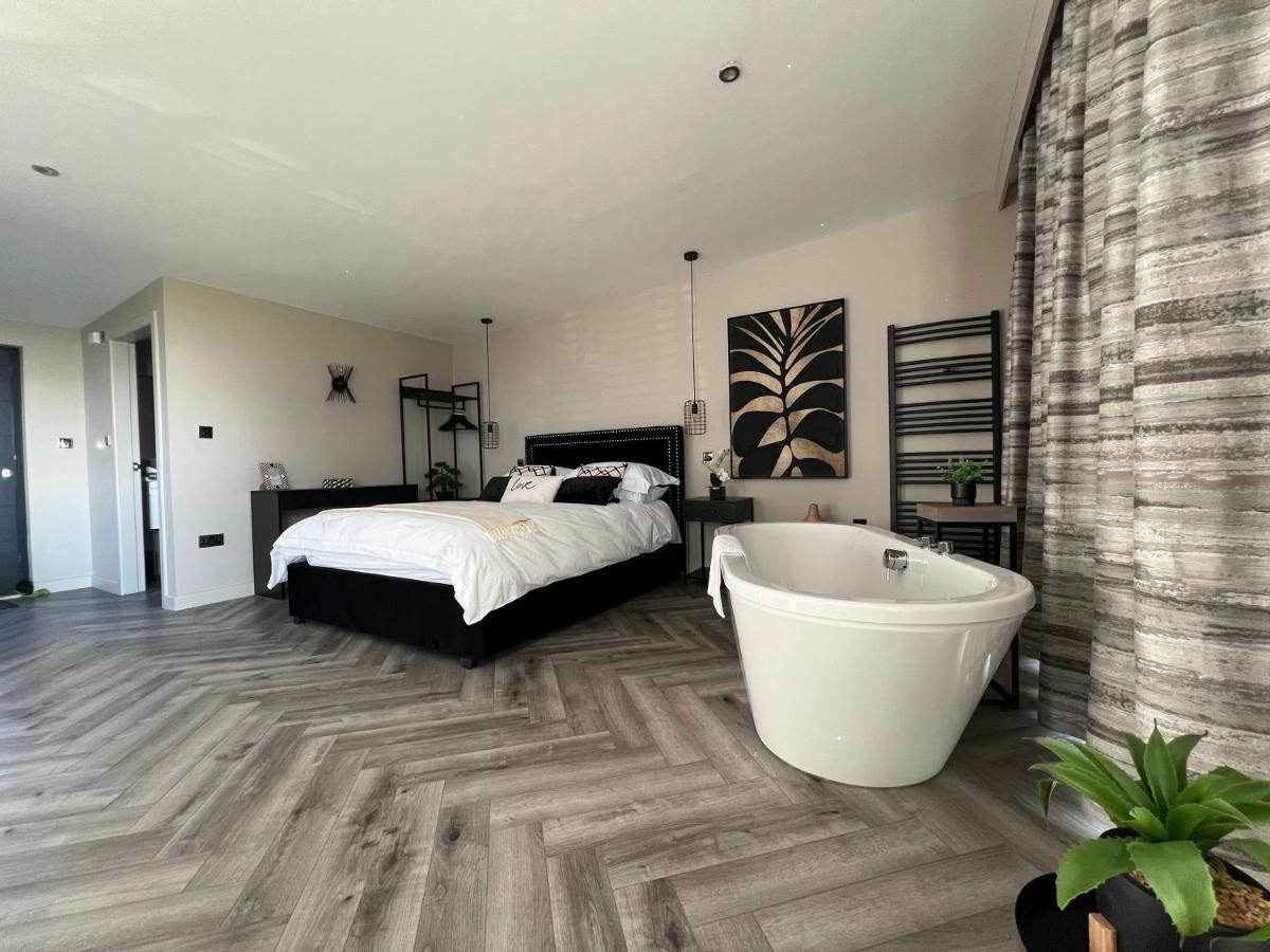Loudoun Mains Luxury Lodges Newmilns Exterior photo
